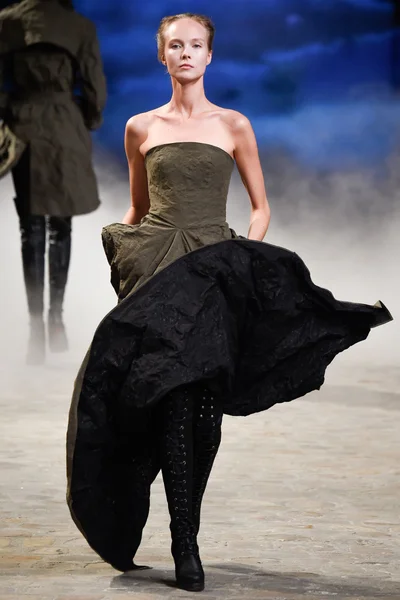 Look 5